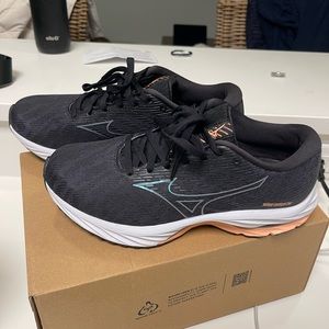 Mizuno wave rider 26 sneakers